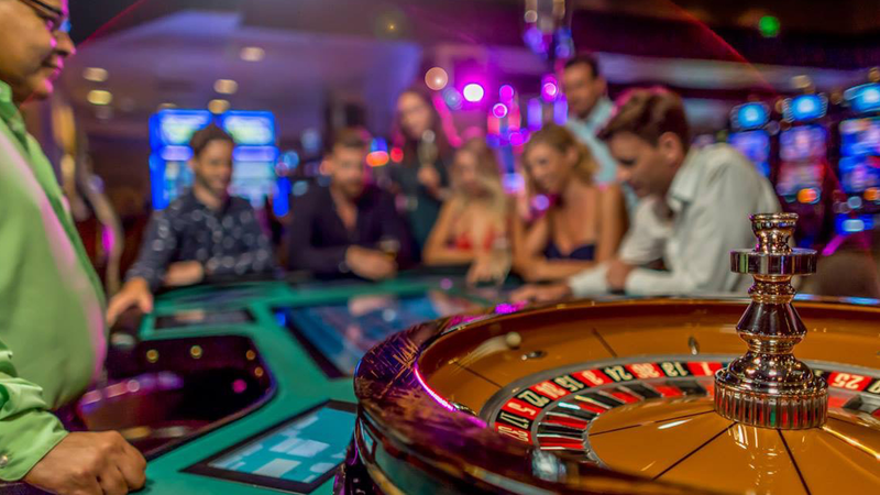 Amateurs Online Casino However Overlook A Couple Of Easy Issues