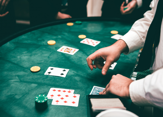 Navigating the Virtual Tables: Online Gambling in Singapore